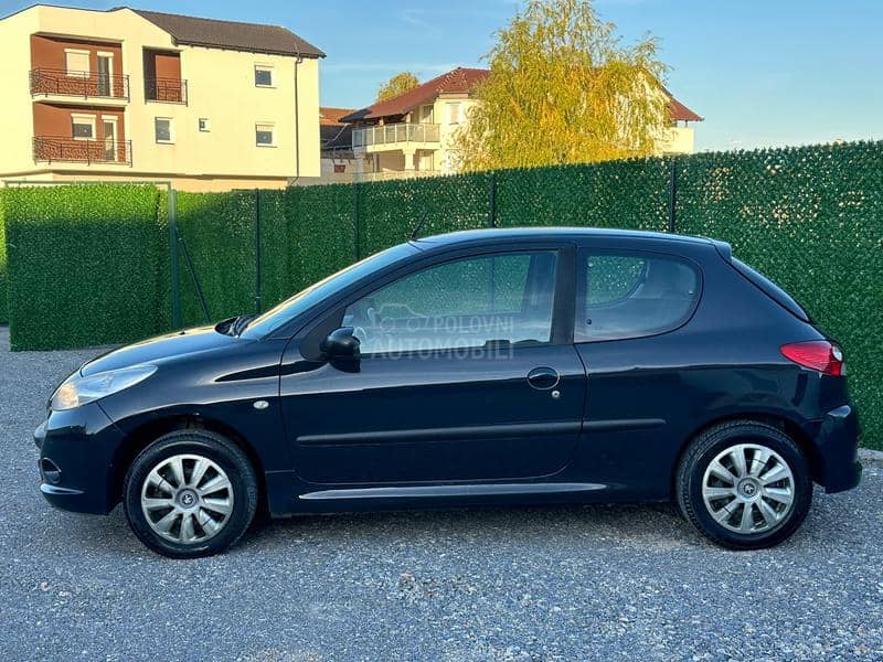 Peugeot 206 plus 1.1