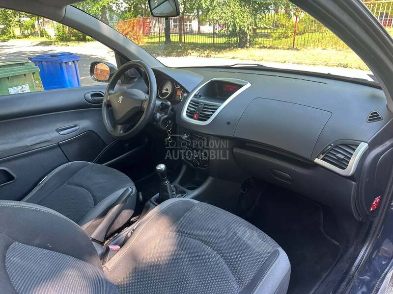 Peugeot 206 plus 1.1