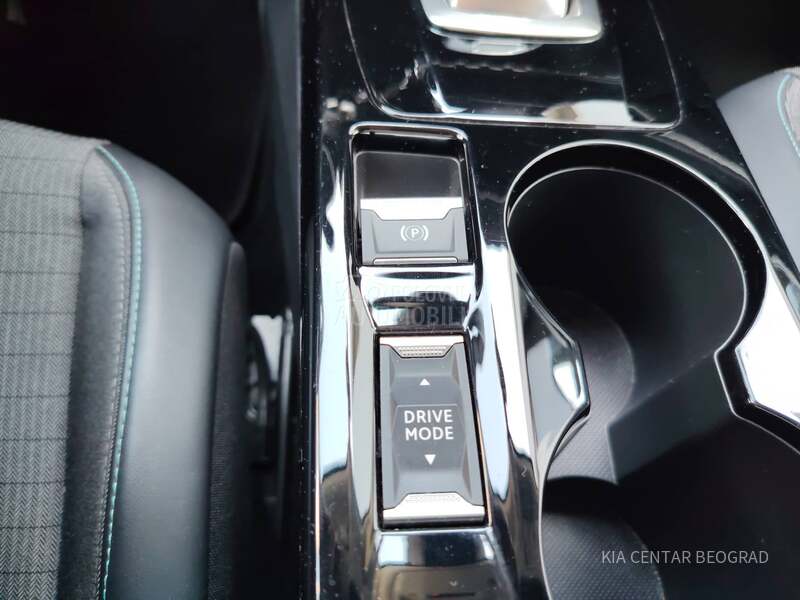 Peugeot 2008 1.2 ALLURE A/T
