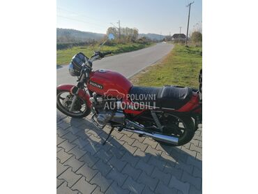 Suzuki GSX 750