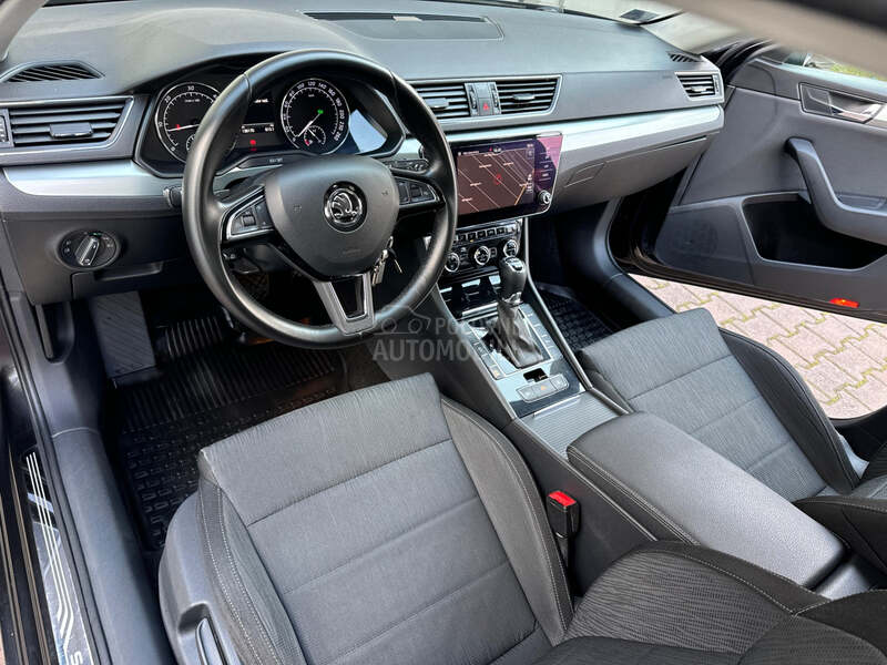 Škoda Superb 
