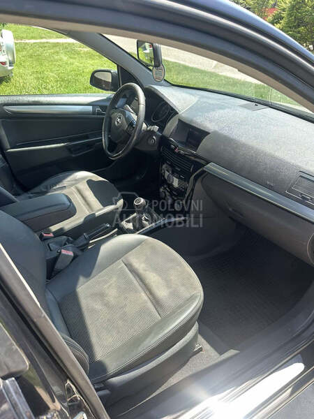 Opel Astra H 