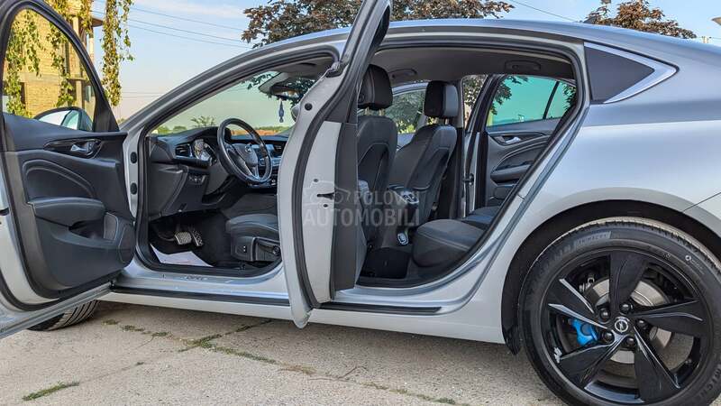 Opel Insignia 2.0CDTi Grand Sport