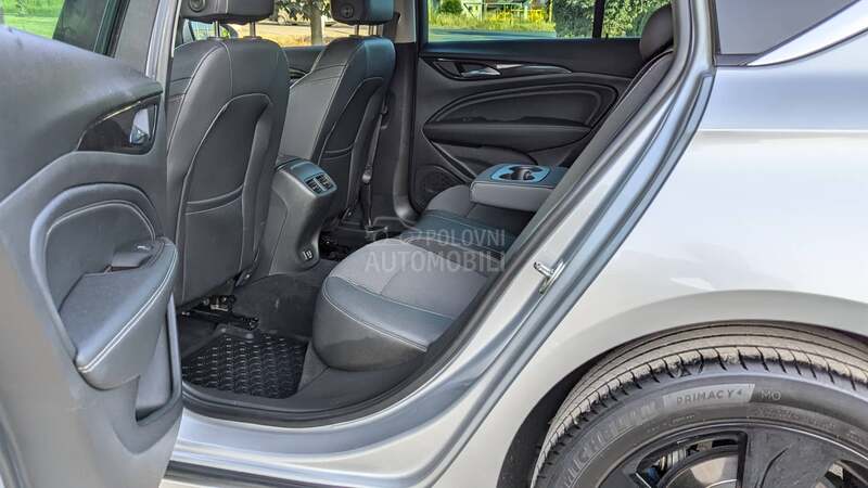 Opel Insignia 2.0CDTi Grand Sport
