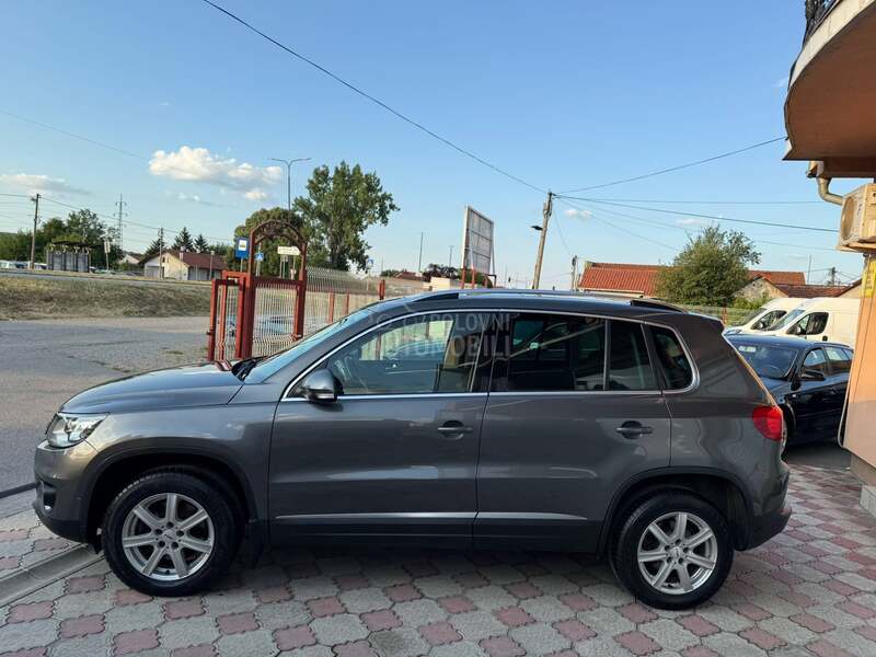 Volkswagen Tiguan 2.0TDI 4x4 LED/PAN0