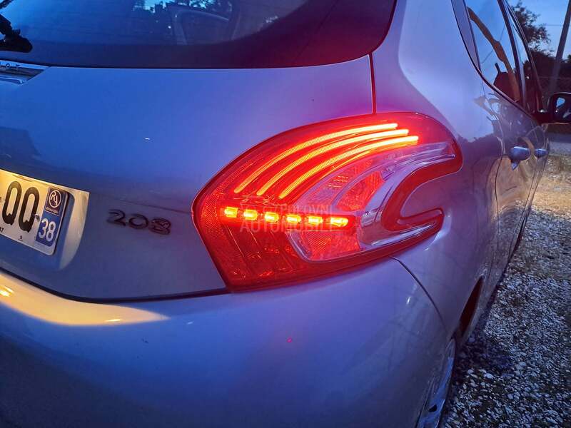 Peugeot 208 1.0 NA VI