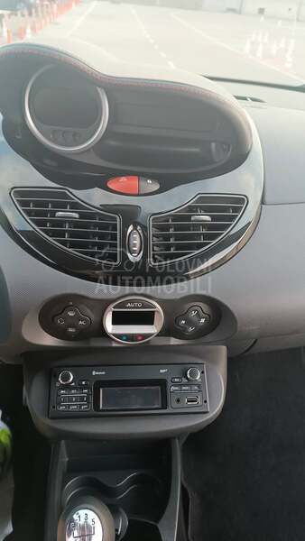 Renault Twingo 1.2 B e n z i n
