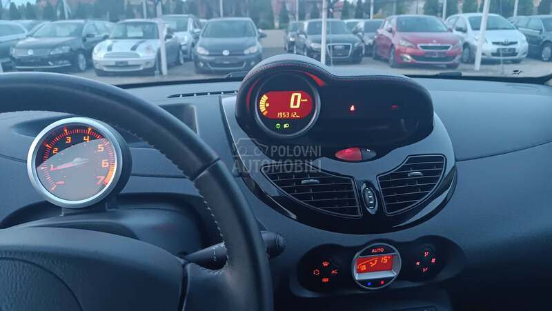 Renault Twingo 1.2 B e n z i n