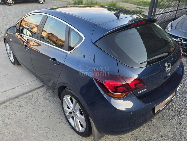 Opel Astra J 1.7 CDTI N.A.V.I