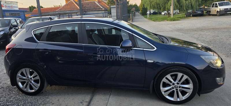 Opel Astra J 1.7 CDTI N.A.V.I