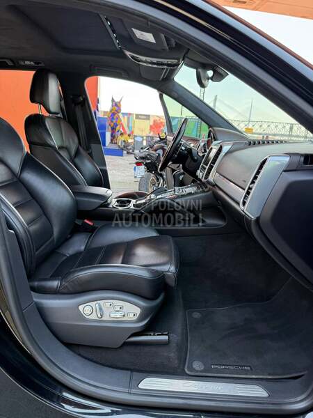 Porsche Cayenne GTS