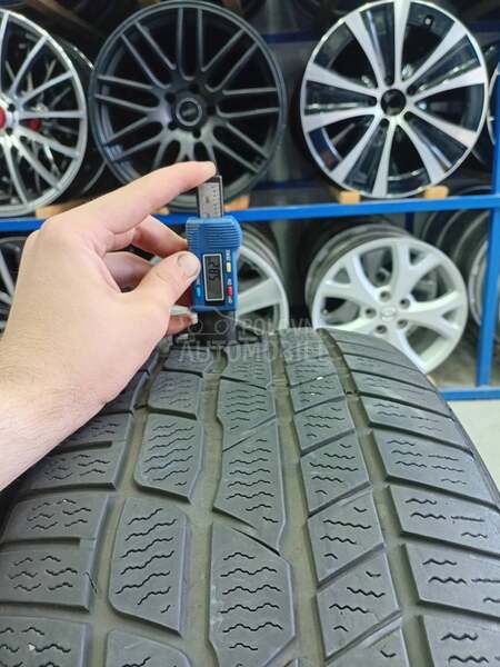 Continental 235/45 R19 Zimska