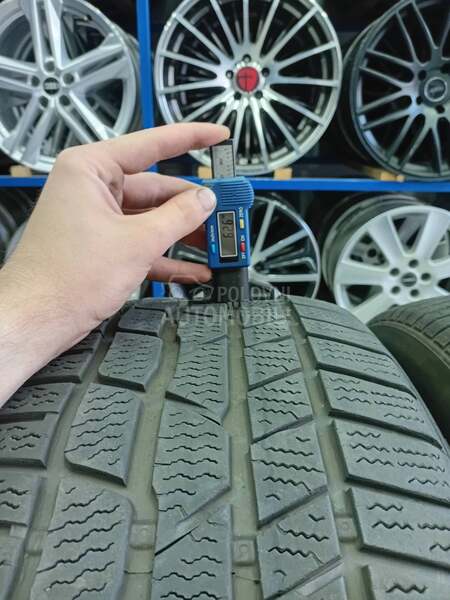 Continental 235/45 R19 Zimska