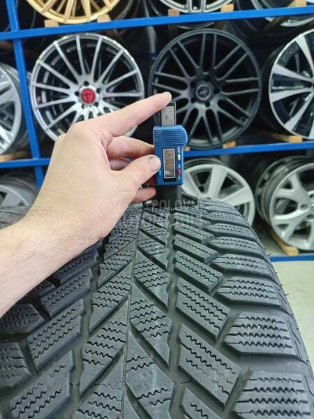 Ostalo 235/60 R18 Zimska