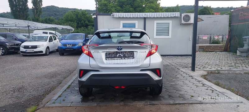 Toyota C-HR hibrid