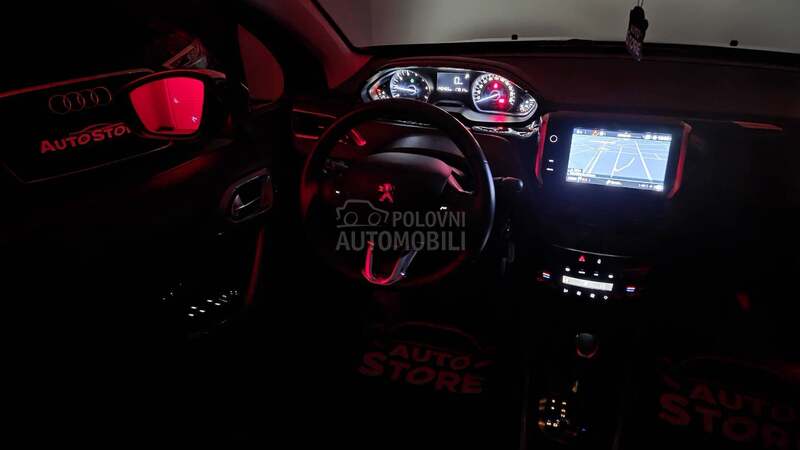 Peugeot 2008 1.2 PURETECH 110