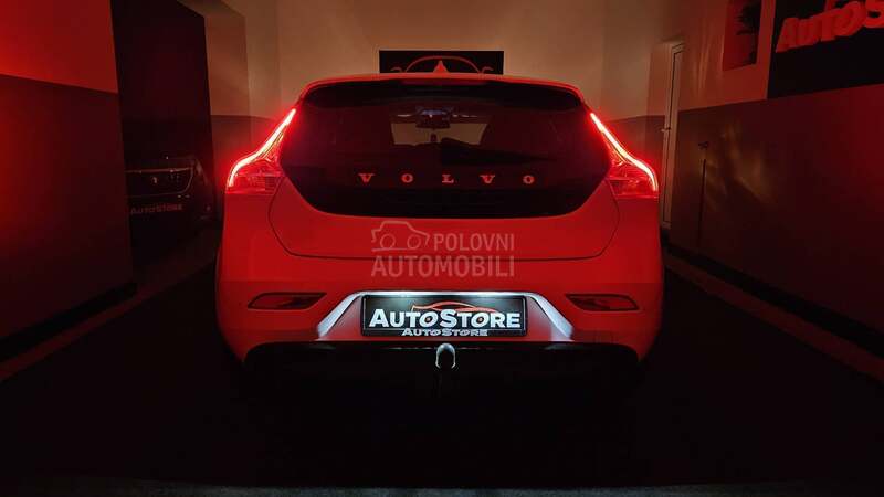 Volvo V40 D4