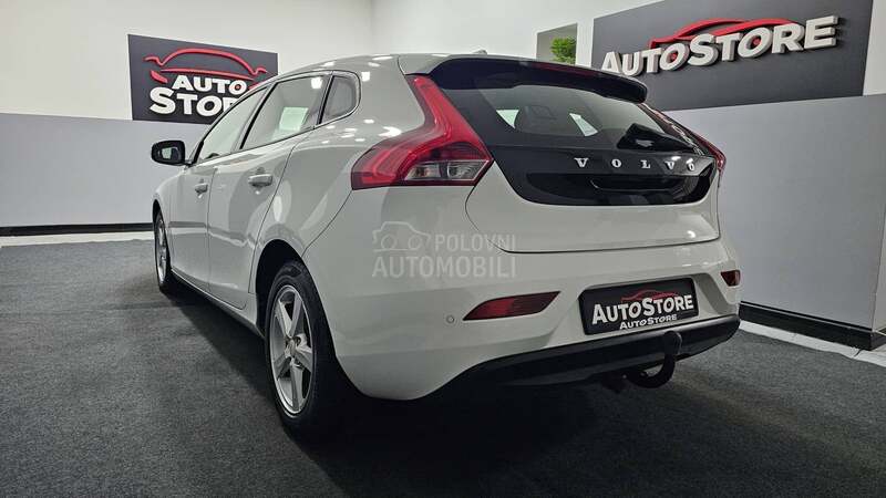 Volvo V40 D4
