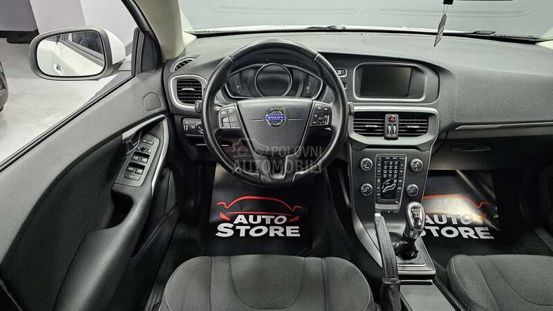 Volvo V40 D4