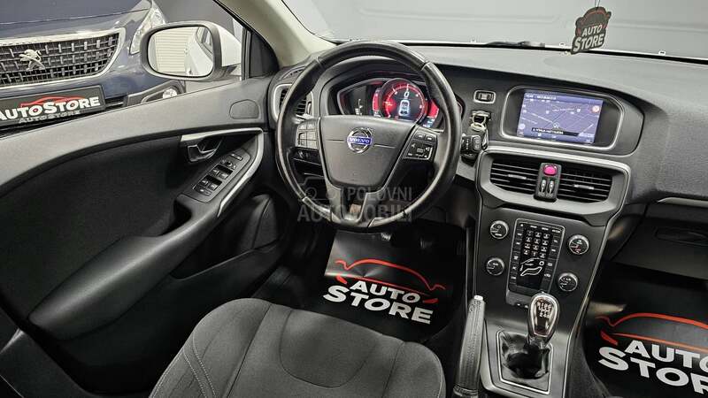Volvo V40 D4
