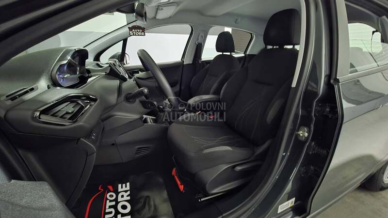 Peugeot 208 1.2i