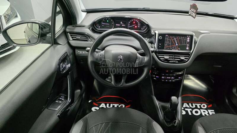Peugeot 208 1.2i