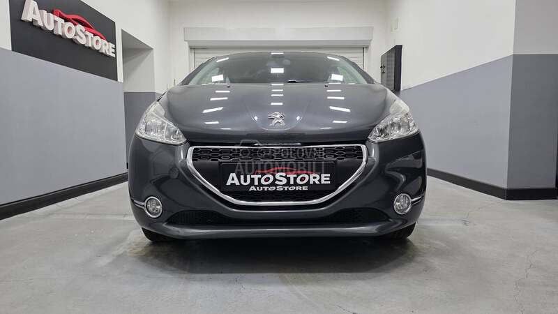 Peugeot 208 1.2i