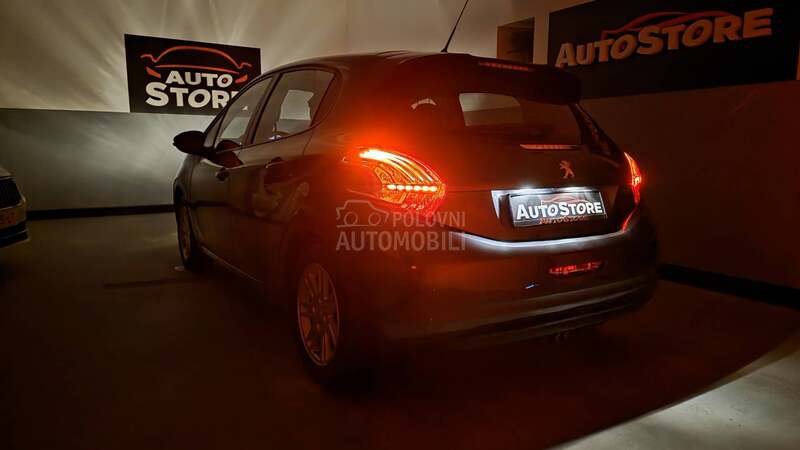 Peugeot 208 1.2i