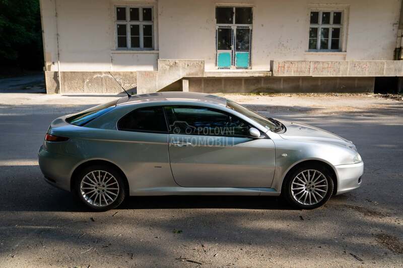 Alfa Romeo GT 