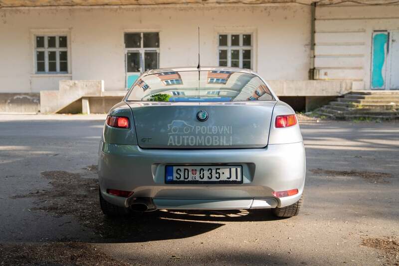 Alfa Romeo GT 