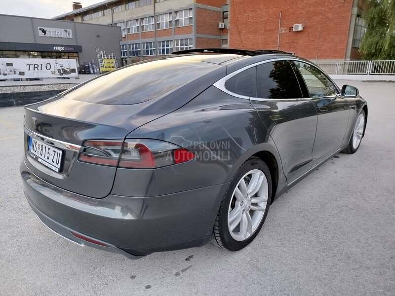 Tesla Model S dualmotor