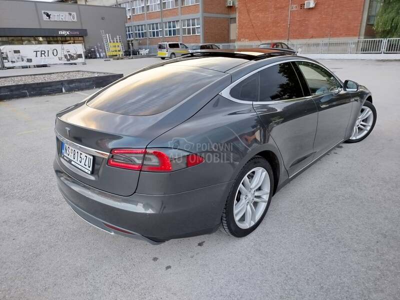 Tesla Model S dualmotor