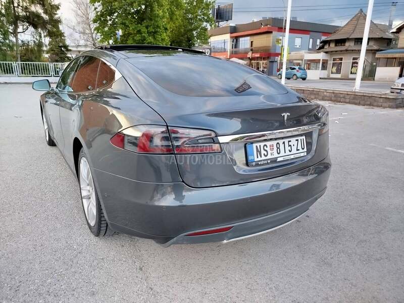 Tesla Model S dualmotor