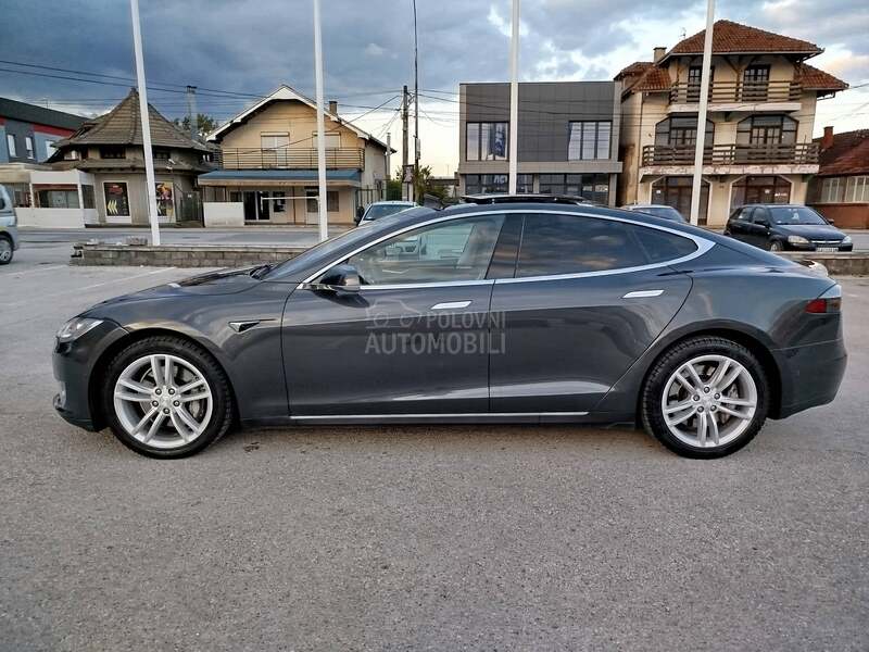 Tesla Model S dualmotor