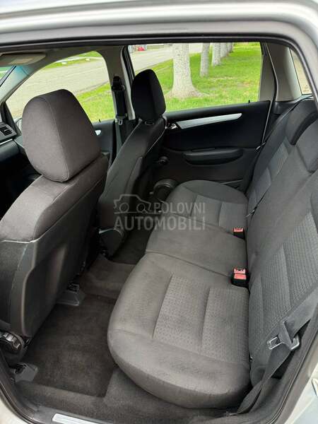 Mercedes Benz B 180 puzdan I siguran