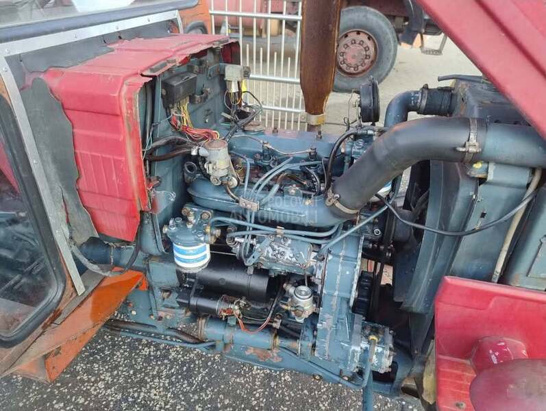 Universal 445