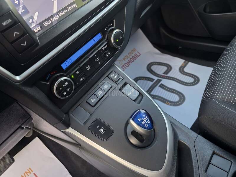 Toyota Auris 1.8 HYBRID