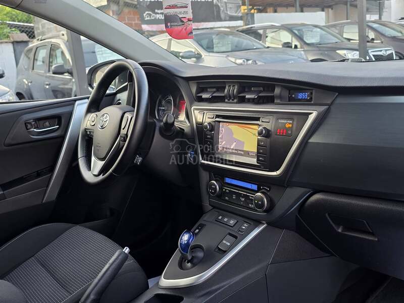 Toyota Auris 1.8 HYBRID