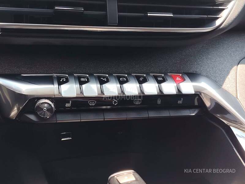 Peugeot 3008 1.2 ALLURE A/T