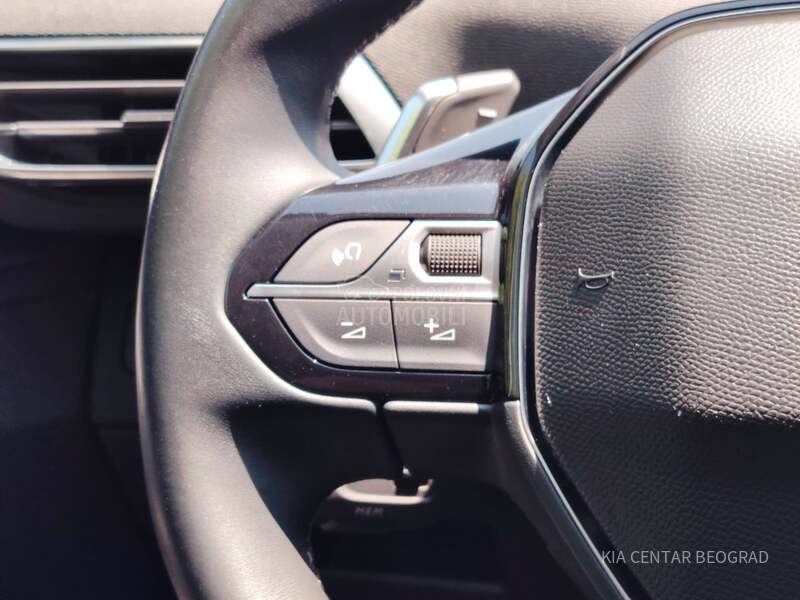 Peugeot 3008 1.2 ALLURE A/T