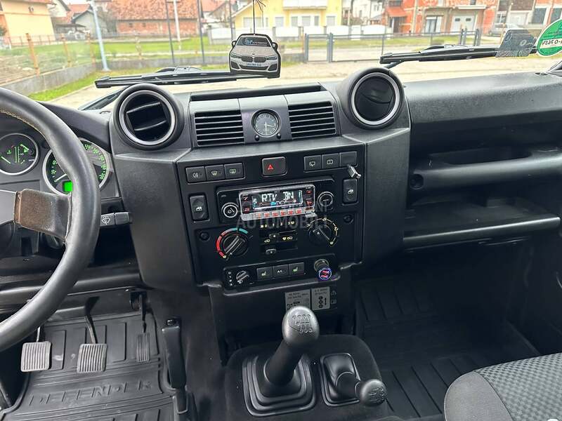 Land Rover Defender 2.4 TD
