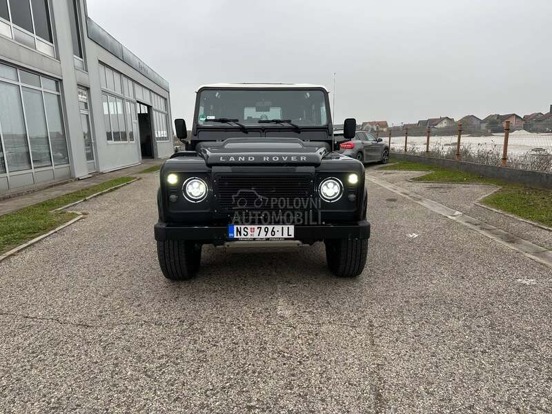 Land Rover Defender 2.4 TD