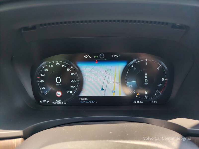 Volvo V90 Cross Country 2.0 B5 MOMENTUM PRO