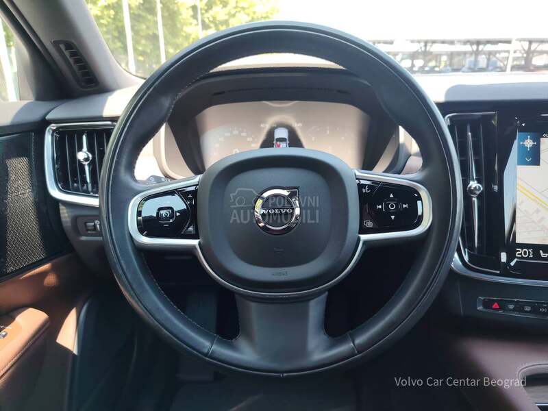 Volvo V90 Cross Country 2.0 B5 MOMENTUM PRO