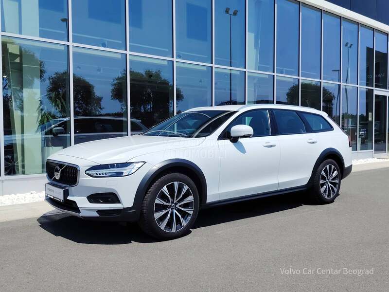 Volvo V90 Cross Country 2.0 B5 MOMENTUM PRO