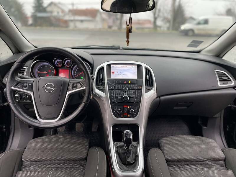 Opel Astra J 1.7 cdti COSMO