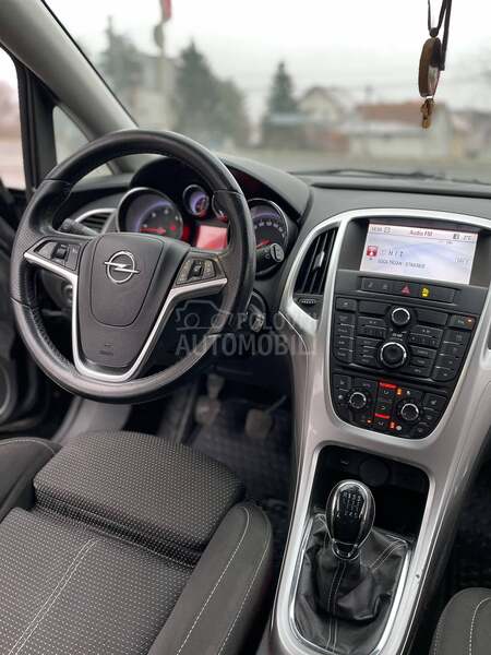 Opel Astra J 1.7 cdti COSMO