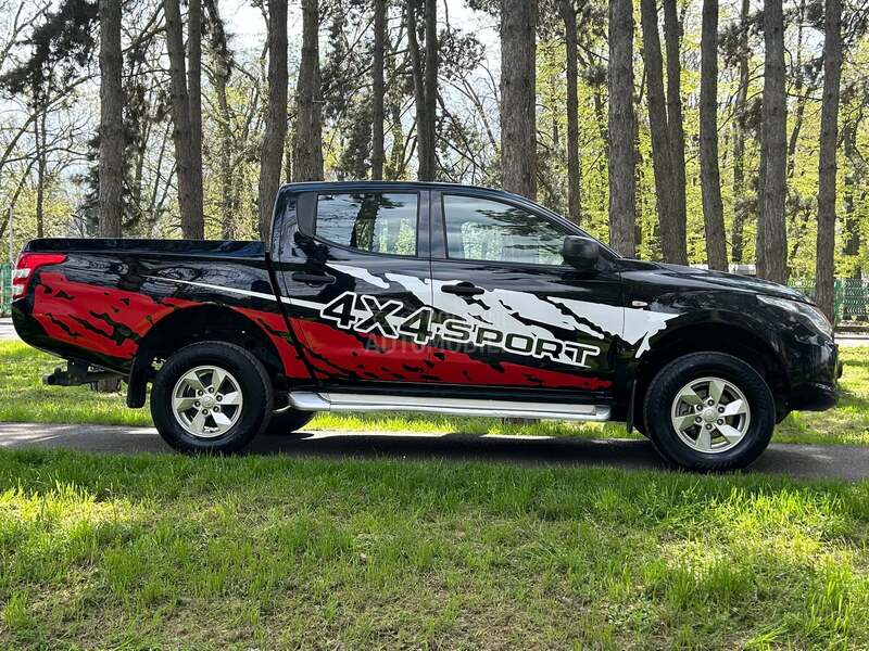 Mitsubishi L200 2.4 dc invite