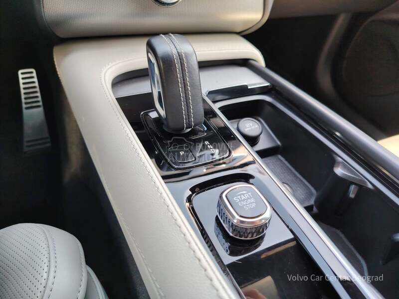 Volvo XC90 2.0 B6 AWD R-DESING