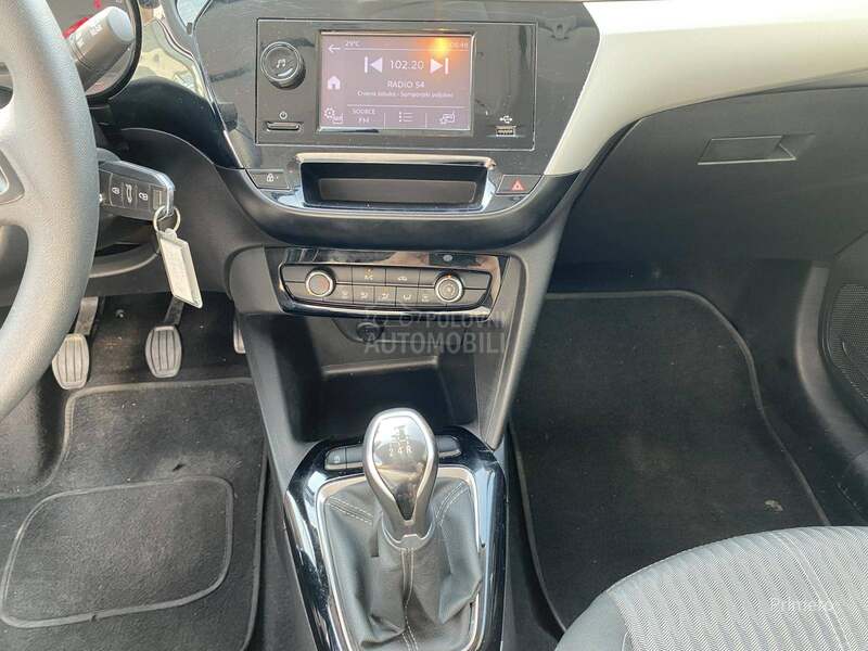 Opel Corsa F 1.2 MT 5